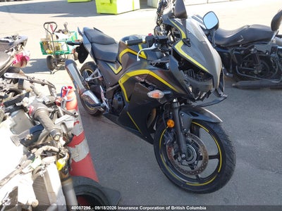 MLHNC516XF5100886 HONDA CBR300 Photo 1