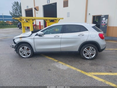 MERCEDES-BENZ GLA 250
