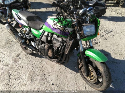 Kawasaki ZR1100 1999. Lot# 32125569. VIN JKAZRBC19XA025751. Photo 1