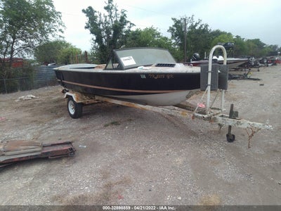 OTHR 18 FT BOAT 1983. Lot# 32898859. VIN CTC143991082. Photo 1