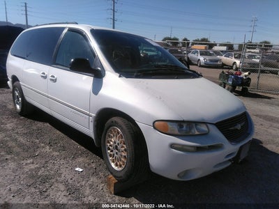 1998 CHRYSLER TOWN & COUNTRY LXI for Auction - IAA