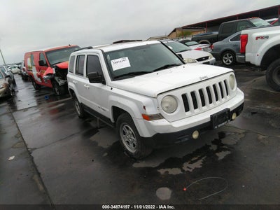 2013 Jeep Patriot white vin: 1C4NJPBAXDD264388