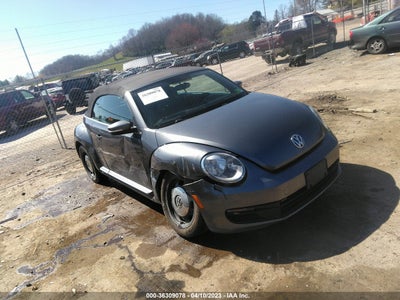 VOLKSWAGEN BEETLE CONVERTIBLE 2015. Lot# 36309078. VIN 3VW517ATXFM814499. Photo 1