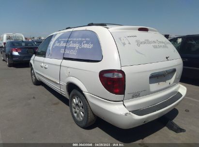 chrysler town and country 2003 white