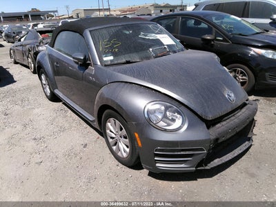 VOLKSWAGEN BEETLE CONVERTIBLE 2018. Lot# 36499632. VIN 3VW5DAAT7JM515601. Photo 1