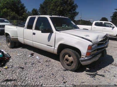 CHEVROLET C/K 3500 2000. Lot# 36724068. VIN 1GCHC39J7YF463849. Photo 1