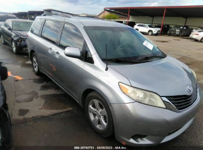 TOYOTA-SIENNA-5TDKK3DC5BS089010