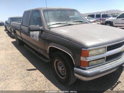 CHEVROLET C/K 3500 CREW CAB 2000. Lot# 36960021. VIN 1GCGC33J8YF457370. Photo 1