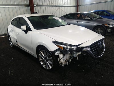 MAZDA MAZDA3 5-DOOR 2017. Lot# 36979611. VIN 3MZBN1L71HM121702. Photo 1