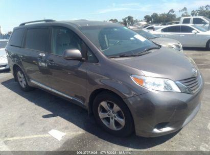 TOYOTA-SIENNA-5TDKK3DC8GS730304