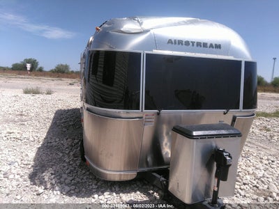 AIRSTREAM SOVEREIGN 2015. Lot# 37189043. VIN 1STXFYJ22FJ532625. Photo 1