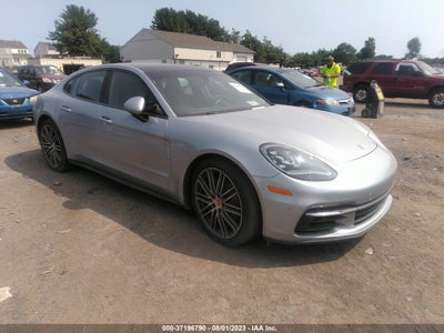 2018 PORSCHE PANAMERA