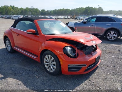 VOLKSWAGEN BEETLE CONVERTIBLE 2017. Lot# 37393236. VIN 3VW517AT7HM802216. Photo 1