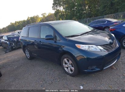 TOYOTA-SIENNA-5TDKA3DC0BS009311