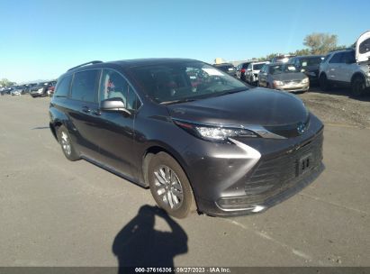 TOYOTA-SIENNA-5TDKSKFC3PS075055