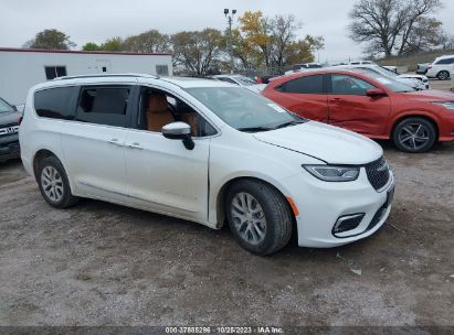 CHRYSLER-PACIFICA-2C4RC1N76PR543315