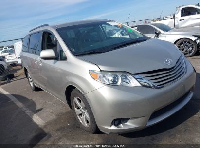 TOYOTA-SIENNA-5TDKK3DC0FS686653