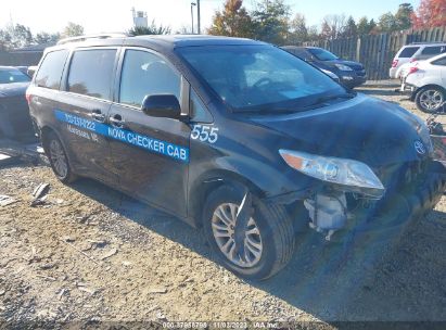 TOYOTA-SIENNA-5TDYK3DC5FS639869