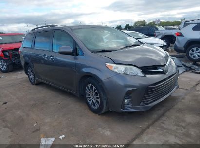 5TDYZ3DC6JS913200 2018 TOYOTA SIENNA, photo no. 1