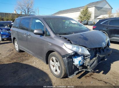 5TDKZ3DC2HS829455 2017 TOYOTA SIENNA, photo no. 1