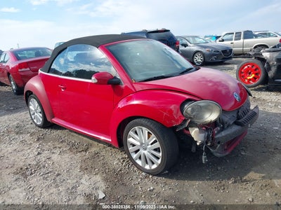 VOLKSWAGEN NEW BEETLE CONVERTIBLE 2008. Lot# 38028356. VIN 3VWRF31Y88M404990. Photo 1