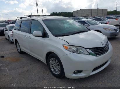 5TDYZ3DC0HS823549 2017 TOYOTA SIENNA, photo no. 1