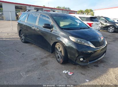 5TDXZ3DCXHS847014 2017 TOYOTA SIENNA, photo no. 1