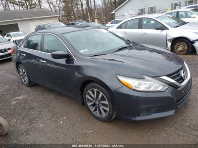 Auction sale of the 2017 Nissan Altima , vin: 1N4AL3AP7HC268651, lot number: 38160530