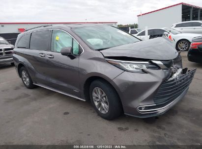 TOYOTA-SIENNA-5TDYRKEC1MS073338