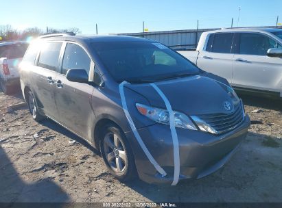 5TDKZ3DC3HS857877 2017 TOYOTA SIENNA, photo no. 1