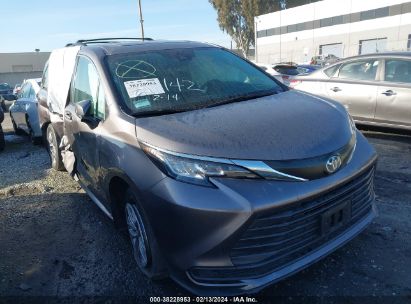 TOYOTA-SIENNA-5TDBRKEC1NS098828