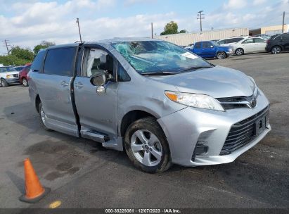 5TDKZ3DC4KS004623 2019 TOYOTA SIENNA, photo no. 1