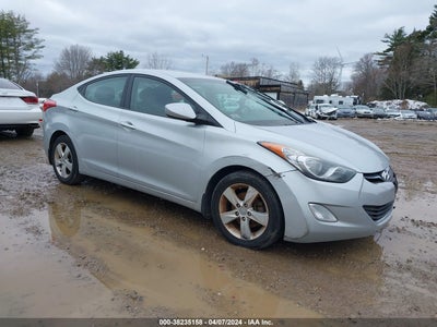 2013 HYUNDAI ELANTRA VIN: 5NPDH4AE3DH381816