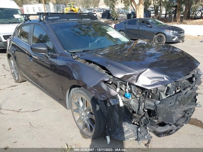 MAZDA MAZDA3 5-DOOR 2018. Lot# 38263067. VIN 3MZBN1L30JM239257. Photo 1