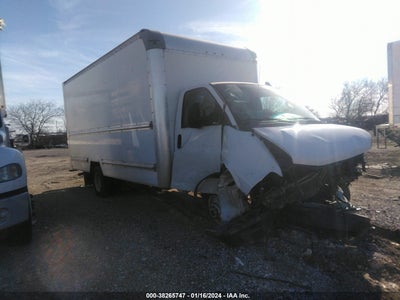 GMC SAVANA CUTAWAY 2017. Lot# 38265747. VIN 1GD37TCG9H1105284. Photo 1