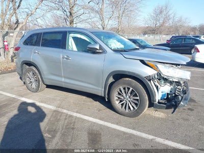 2018 TOYOTA HIGHLANDER XLE VIN: 5TDJZRFHXJS532902