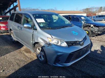 TOYOTA-SIENNA-5TDZZ3DC0KS987590