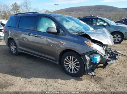 5TDYZ3DC5JS932529 2018 TOYOTA SIENNA, photo no. 1