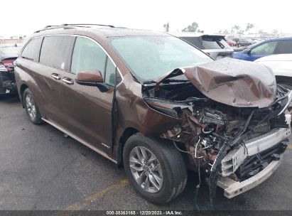 TOYOTA-SIENNA-5TDYRKEC7MS072100