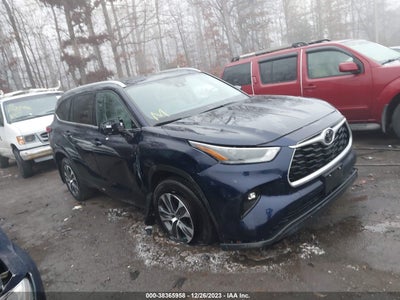 2022 TOYOTA HIGHLANDER XLE VIN: 5TDHZRBH1NS237312