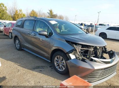 TOYOTA-SIENNA-5TDJRKEC6MS067942