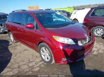 TOYOTA-SIENNA-5TDKK3DC1FS641690