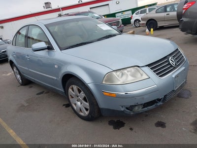 VOLKSWAGEN NEW PASSAT 2001. Lot# 38419411. VIN WVWTH63B81P290955. Photo 1