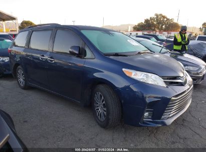 5TDYZ3DC3JS920735 2018 TOYOTA SIENNA, photo no. 1