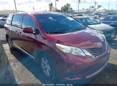 5TDKZ3DC3HS793033 2017 TOYOTA SIENNA, photo no. 1