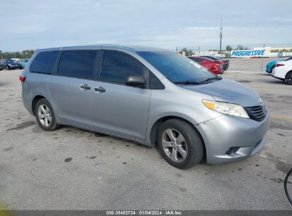 5TDZK3DC5FS555507 2015 TOYOTA SIENNA, photo no. 1