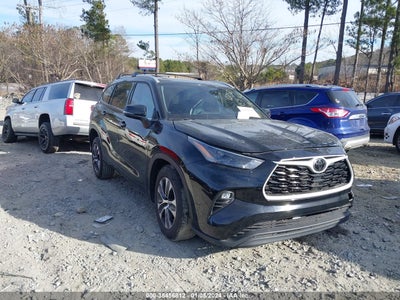 2022 TOYOTA HIGHLANDER XLE VIN: 5TDGZRAH6NS127370