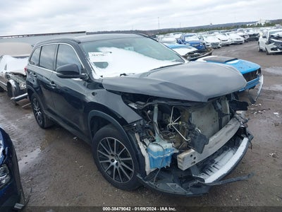 2018 TOYOTA HIGHLANDER SE VIN: 5TDKZRFH7JS549435