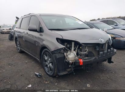 5TDXZ3DC4HS768793 2017 TOYOTA SIENNA, photo no. 1