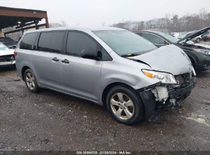 5TDZZ3DC5HS782601 2017 TOYOTA SIENNA, photo no. 1